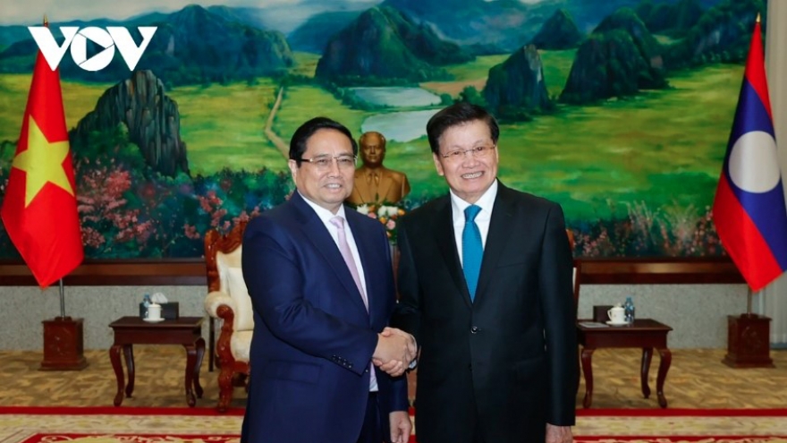 PM Chinh discusses deepening bilateral relations with top Lao leader